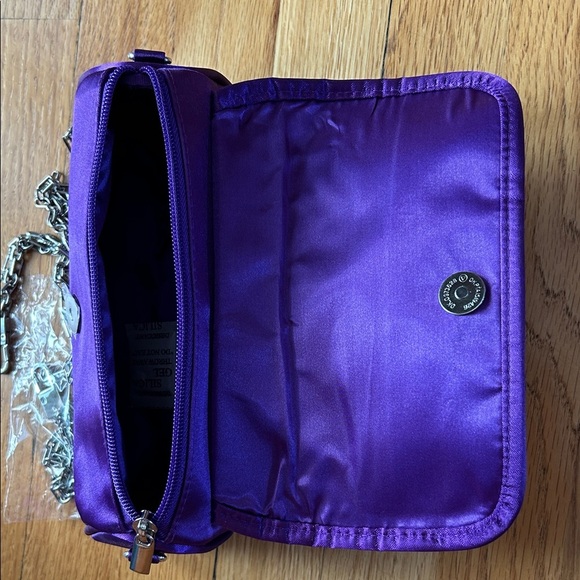 Younique Purple Satin Bag with Silver Chain - Picture 5 of 5